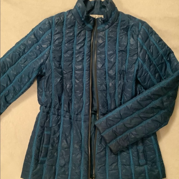 CAbi embroidered thin quilted puffer ski jacket jacket in teal - Picture 4 of 10